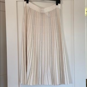 NWT pleated MIDI Skirt
